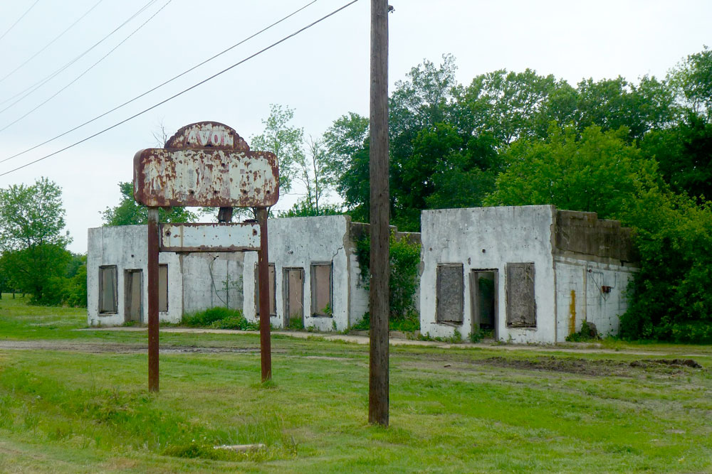 Avon-Motel-Ruins-Afton-Oklahoma